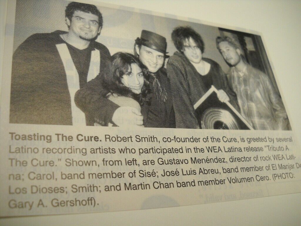 CURE Robert Smith with Latina musicians 1999 music biz promo pic/text