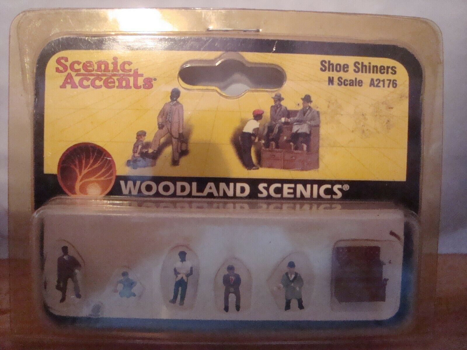 Reduced!  N Scale Woodland Scenics A 2176 Shoe Shiners  New!!