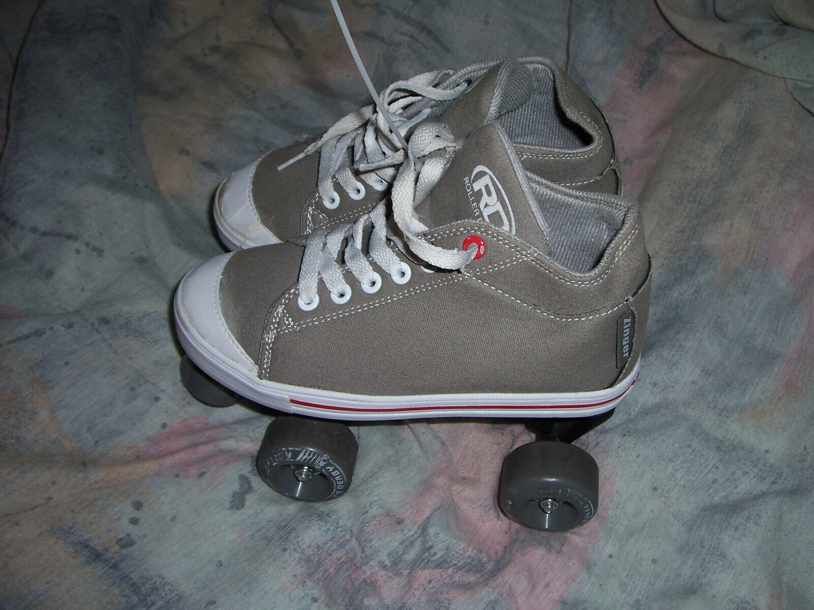 RD Zinger Uni-Sex Quad Roller Derby Skates Grey - Canvas Sneaker Skate Size 5